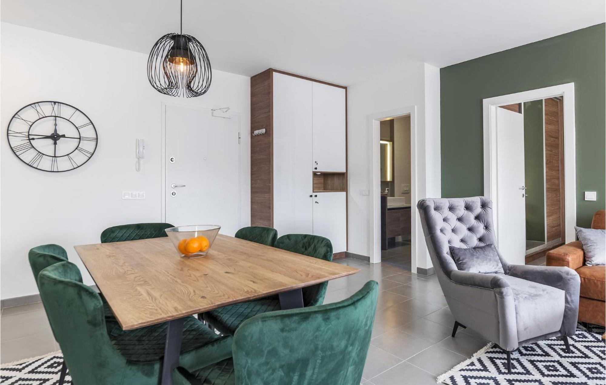 Amazing Apartment In Premantura With Kitchen Buitenkant foto