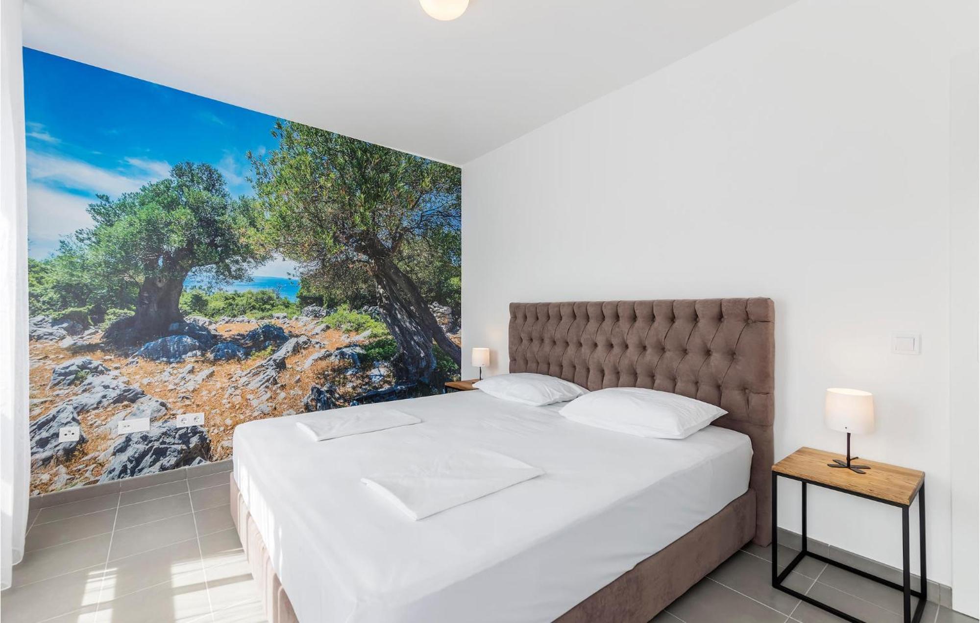 Amazing Apartment In Premantura With Kitchen Buitenkant foto