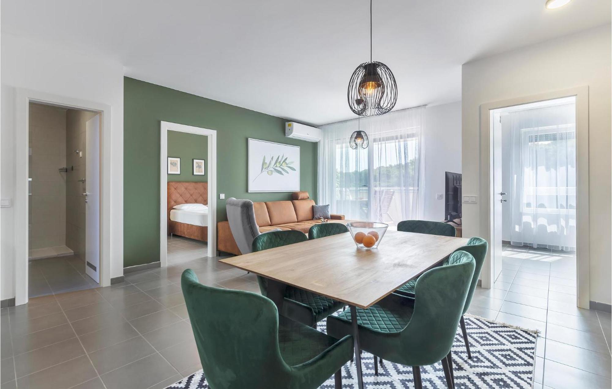 Amazing Apartment In Premantura With Kitchen Buitenkant foto